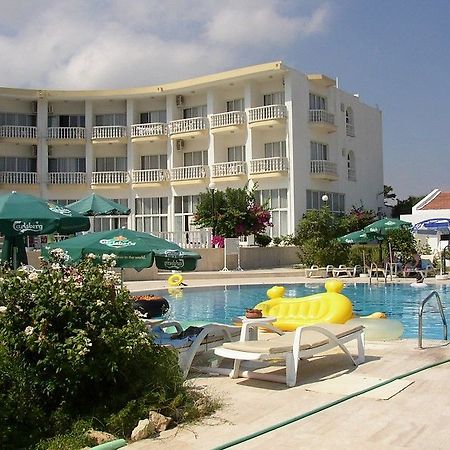 Sempati Hotel 라피토스 외부 사진