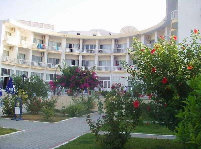 Sempati Hotel 라피토스 외부 사진
