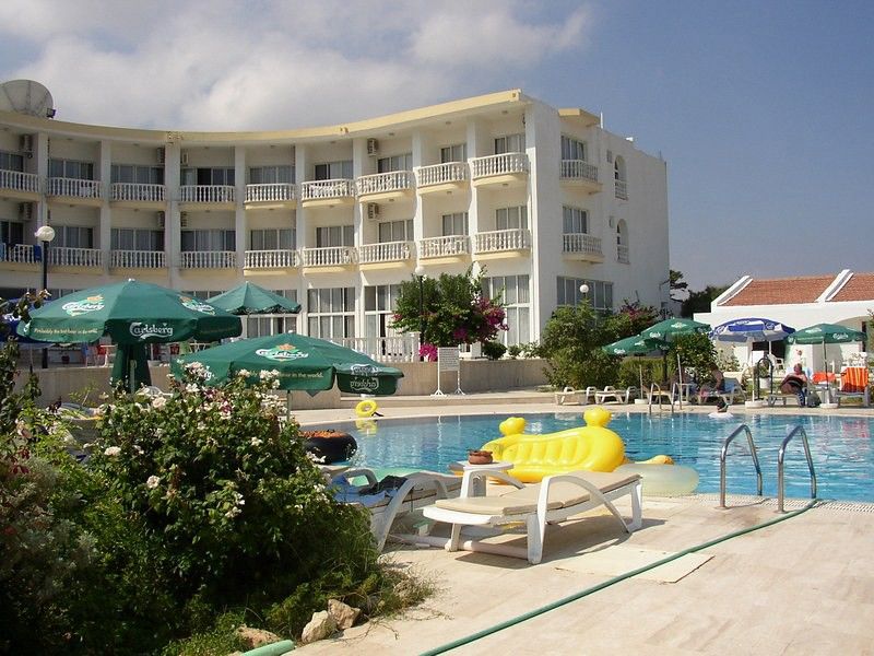Sempati Hotel 라피토스 외부 사진