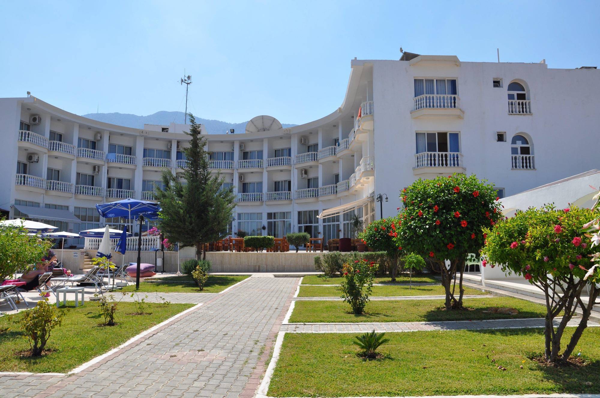 Sempati Hotel 라피토스 외부 사진